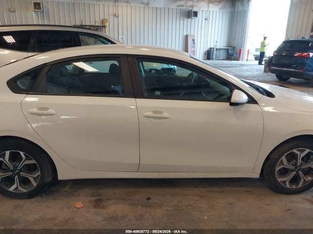 Продажа на аукционе авто 2021 Kia Forte Lxs, vin: 3KPF24AD5ME327830, номер лота: 45938772