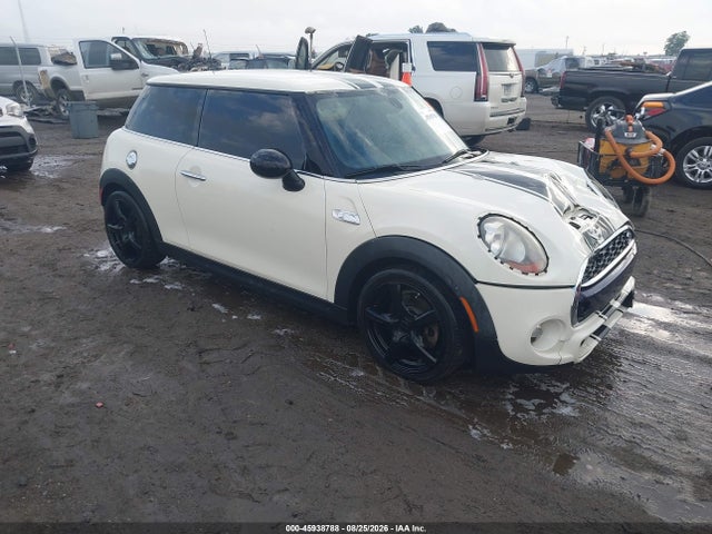 45938788 :رقم المزاد ، WMWXP7C51G2A42556 vin ، 2016 Mini Hardtop Cooper S مزاد بيع