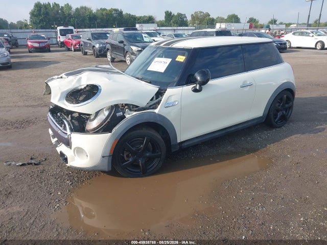 Продажа на аукционе авто 2016 Mini Hardtop Cooper S, vin: WMWXP7C51G2A42556, номер лота: 45938788