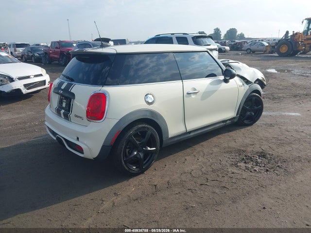 Продажа на аукционе авто 2016 Mini Hardtop Cooper S, vin: WMWXP7C51G2A42556, номер лота: 45938788