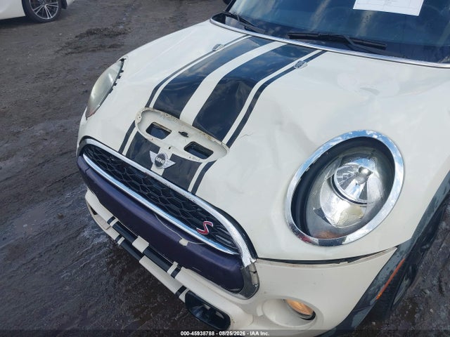 Продажа на аукционе авто 2016 Mini Hardtop Cooper S, vin: WMWXP7C51G2A42556, номер лота: 45938788