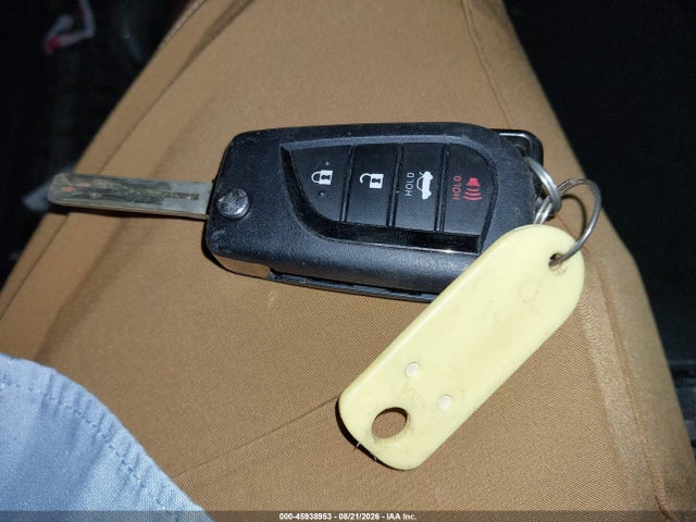 45938953 :رقم المزاد ، 4T1C11AK7LU384173 vin ، 2020 Toyota Camry Le مزاد بيع