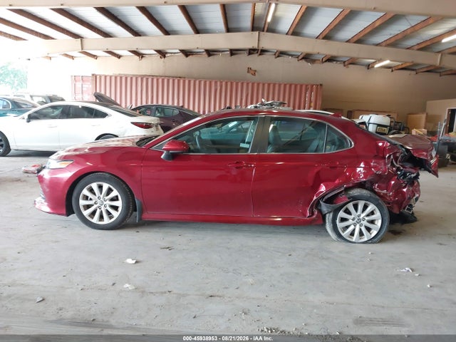 45938953 :رقم المزاد ، 4T1C11AK7LU384173 vin ، 2020 Toyota Camry Le مزاد بيع