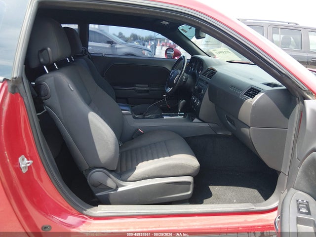 45938961 :رقم المزاد ، 2C3CDYAG2DH575377 vin ، 2013 Dodge Challenger Sxt مزاد بيع