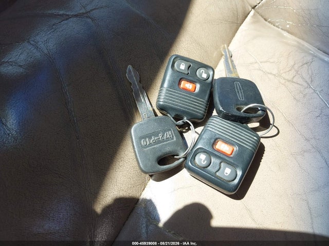 45939008 :رقم المزاد ، 5LMPU28L8WLJ60043 vin ، 1998 Lincoln Navigator مزاد بيع