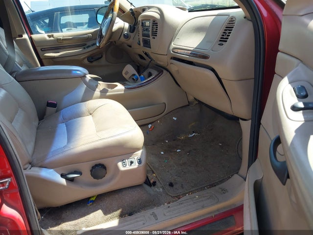 45939008 :رقم المزاد ، 5LMPU28L8WLJ60043 vin ، 1998 Lincoln Navigator مزاد بيع
