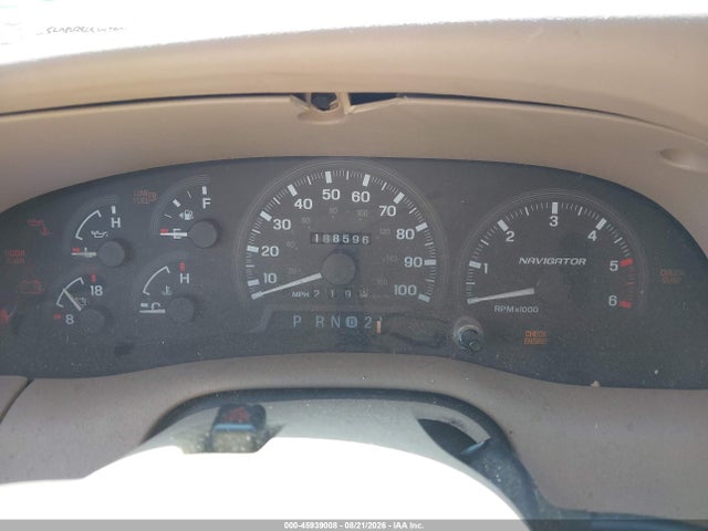 45939008 :رقم المزاد ، 5LMPU28L8WLJ60043 vin ، 1998 Lincoln Navigator مزاد بيع