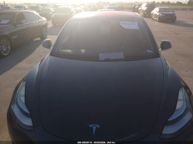 2018 Tesla Model 3 Long Range/mid Range მანქანა იყიდება აუქციონზე, vin: 5YJ3E1EA3JF101641, აუქციონის ნომერი: 45939115