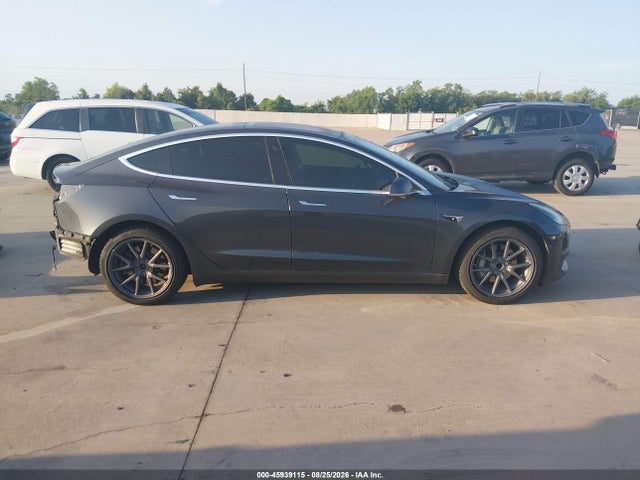 2018 Tesla Model 3 Long Range/mid Range მანქანა იყიდება აუქციონზე, vin: 5YJ3E1EA3JF101641, აუქციონის ნომერი: 45939115
