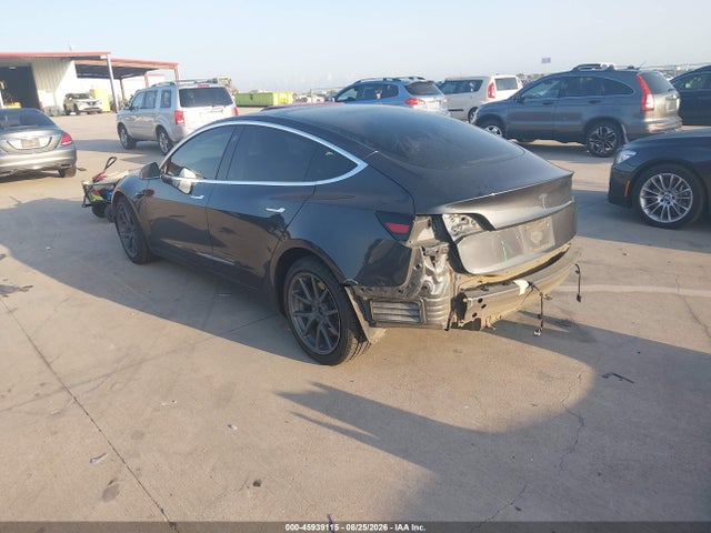 2018 Tesla Model 3 Long Range/mid Range მანქანა იყიდება აუქციონზე, vin: 5YJ3E1EA3JF101641, აუქციონის ნომერი: 45939115
