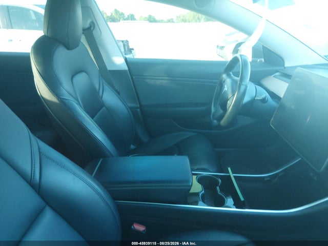2018 Tesla Model 3 Long Range/mid Range მანქანა იყიდება აუქციონზე, vin: 5YJ3E1EA3JF101641, აუქციონის ნომერი: 45939115