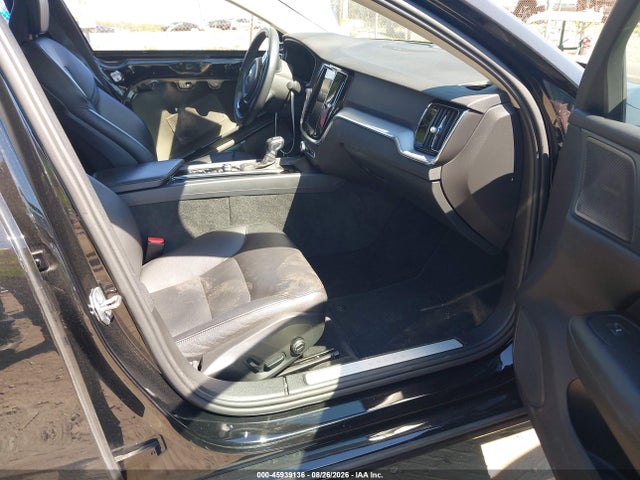 Aukcja sprzedaży 2020 Volvo S60 T6 Momentum, vin: 7JRA22TK4LG071691, numer aukcji: 45939136