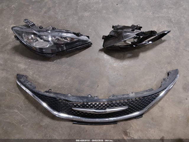2021 Chrysler Voyager Lxi მანქანა იყიდება აუქციონზე, vin: 2C4RC1DG6MR515687, აუქციონის ნომერი: 45939151
