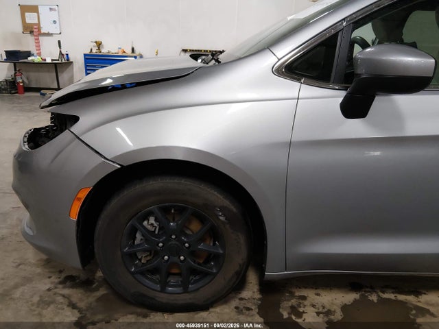 2021 Chrysler Voyager Lxi მანქანა იყიდება აუქციონზე, vin: 2C4RC1DG6MR515687, აუქციონის ნომერი: 45939151