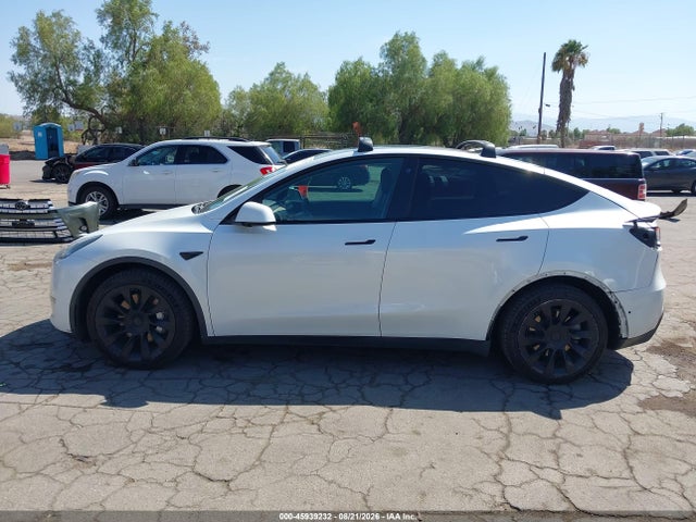 Продаж на аукціоні авто 2021 Tesla Model Y Long Range Dual Motor All-wheel Drive, vin: 5YJYGDEE2MF112154, номер лоту: 45939232