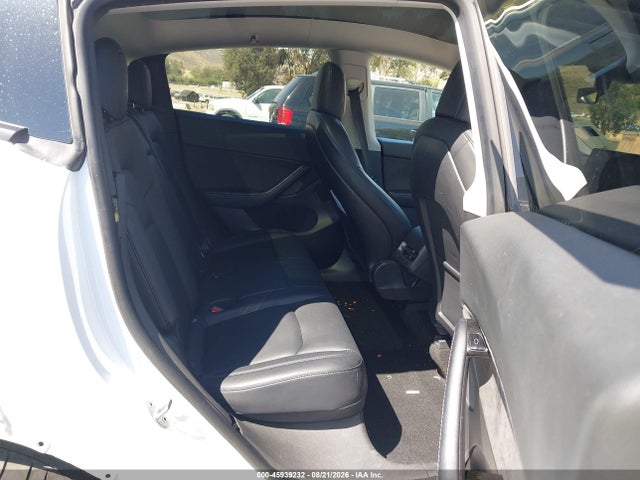 Продаж на аукціоні авто 2021 Tesla Model Y Long Range Dual Motor All-wheel Drive, vin: 5YJYGDEE2MF112154, номер лоту: 45939232