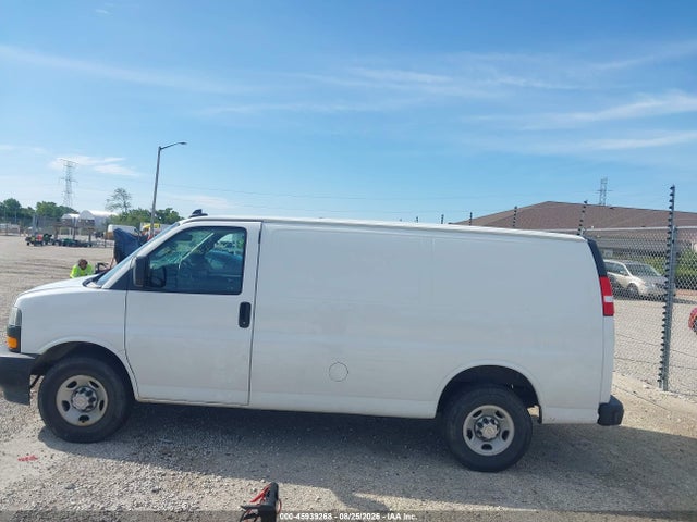 Продажа на аукционе авто 2021 Chevrolet Express Cargo Rwd 2500 Regular Wheelbase Wt, vin: 1GCWGAFP9M1305318, номер лота: 45939268