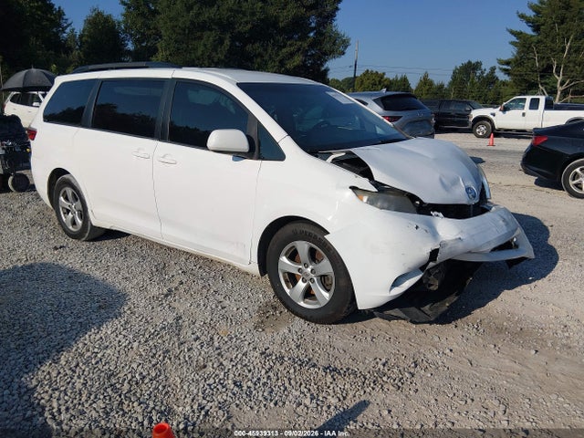 Toyota Sienna Le 8 Passenger 2015 5TDKK3DC4FS590654 zdjęcie główne