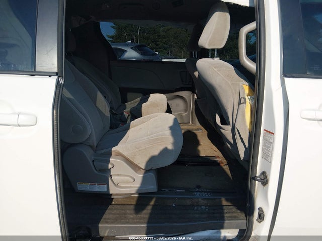 Toyota Sienna Le 8 Passenger 2015 5TDKK3DC4FS590654 Image 8