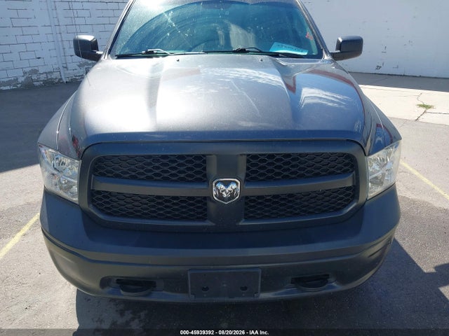 45939392 :رقم المزاد ، 1C6RR7KG0JS306807 vin ، 2018 Ram 1500 Tradesman  4x4 5'7 Box مزاد بيع