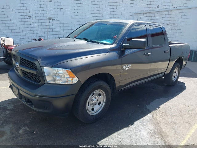 45939392 :رقم المزاد ، 1C6RR7KG0JS306807 vin ، 2018 Ram 1500 Tradesman  4x4 5'7 Box مزاد بيع