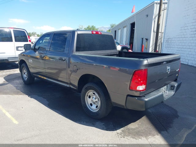 45939392 :رقم المزاد ، 1C6RR7KG0JS306807 vin ، 2018 Ram 1500 Tradesman  4x4 5'7 Box مزاد بيع