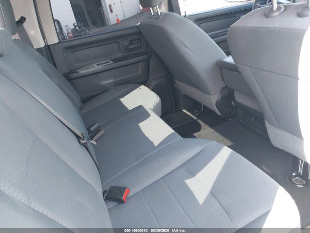 45939392 :رقم المزاد ، 1C6RR7KG0JS306807 vin ، 2018 Ram 1500 Tradesman  4x4 5'7 Box مزاد بيع