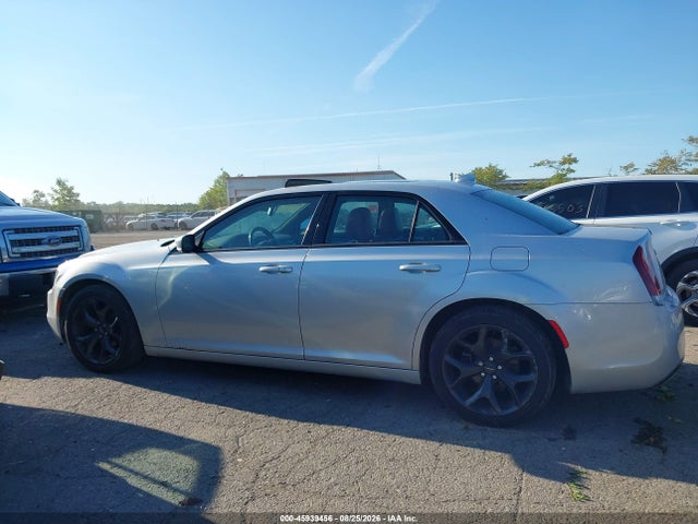 Продаж на аукціоні авто 2020 Chrysler 300 300s, vin: 2C3CCABG3LH230110, номер лоту: 45939456