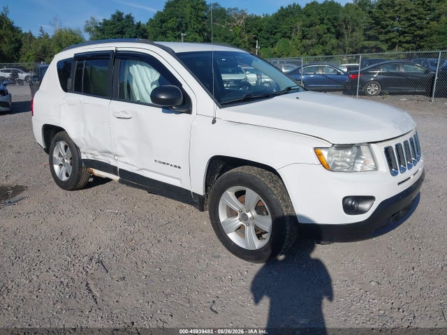 2013 Jeep Compass Latitude მანქანა იყიდება აუქციონზე, vin: 1C4NJDEB5DD207812, აუქციონის ნომერი: 45939483