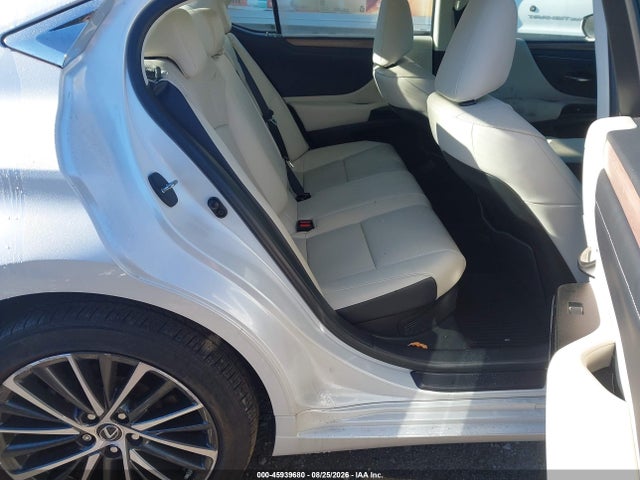 45939680 :رقم المزاد ، 58ADA1C13PU026768 vin ، 2023 Lexus Es 300h مزاد بيع
