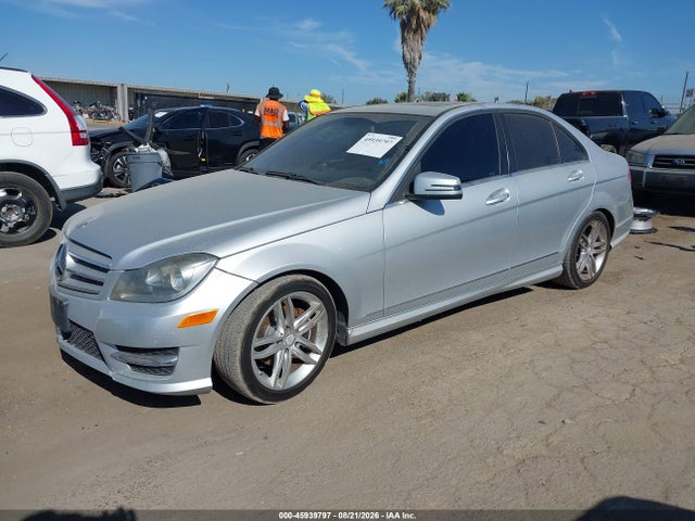 Продажа на аукционе авто 2013 Mercedes-benz C 250 Sport, vin: WDDGF4HB1DR259467, номер лота: 45939797