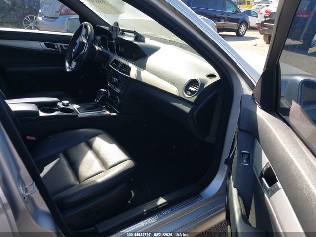 Продажа на аукционе авто 2013 Mercedes-benz C 250 Sport, vin: WDDGF4HB1DR259467, номер лота: 45939797