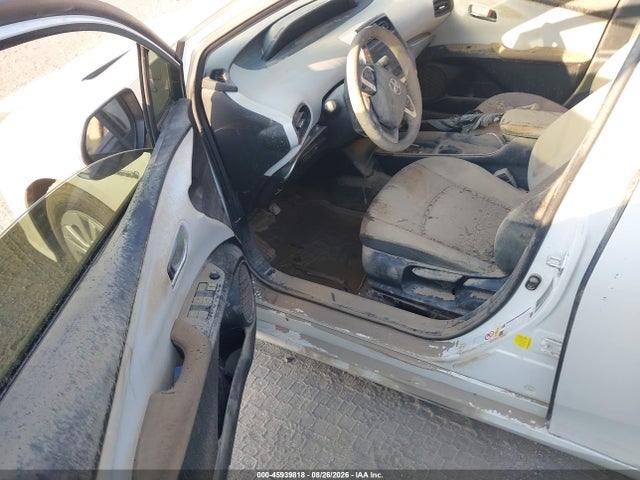 Продажа на аукционе авто 2016 Toyota Prius Two, vin: JTDKBRFU8G3519615, номер лота: 45939818