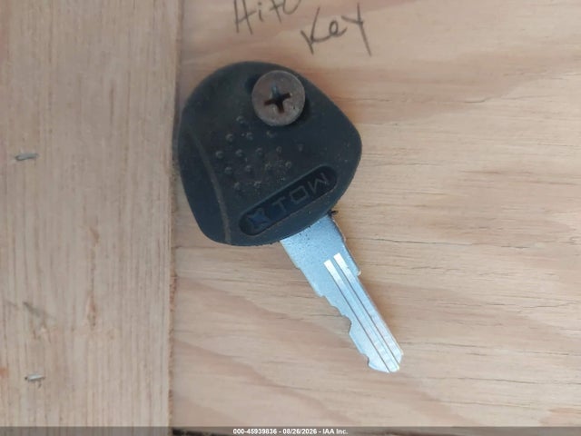 45939836 :رقم المزاد ، 4YMCL1620FT004203 vin ، 2015 H&h Tc 16 مزاد بيع