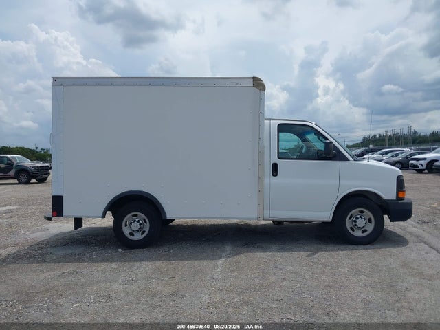 45939840 :رقم المزاد ، 1GB0GRFG5G1309167 vin ، 2016 Chevrolet Express Cutaway 3500 مزاد بيع