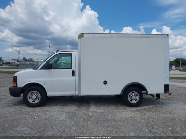 45939840 :رقم المزاد ، 1GB0GRFG5G1309167 vin ، 2016 Chevrolet Express Cutaway 3500 مزاد بيع