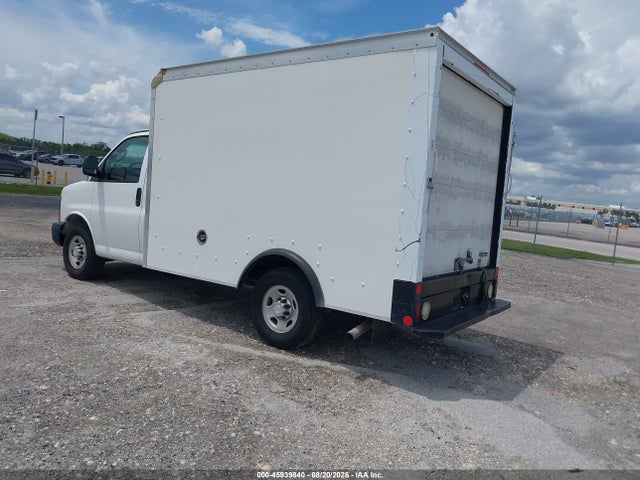 45939840 :رقم المزاد ، 1GB0GRFG5G1309167 vin ، 2016 Chevrolet Express Cutaway 3500 مزاد بيع