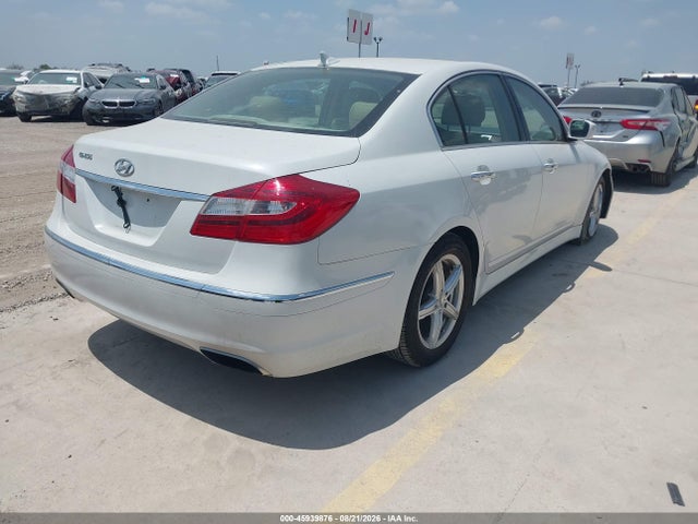 2013 Hyundai Genesis 3.8 მანქანა იყიდება აუქციონზე, vin: KMHGC4DD0DU243991, აუქციონის ნომერი: 45939876