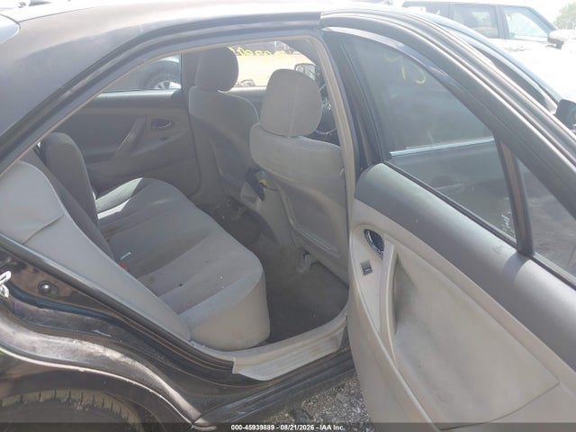 45939889 :رقم المزاد ، 4T4BF3EKXAR071429 vin ، 2010 Toyota Camry Le مزاد بيع