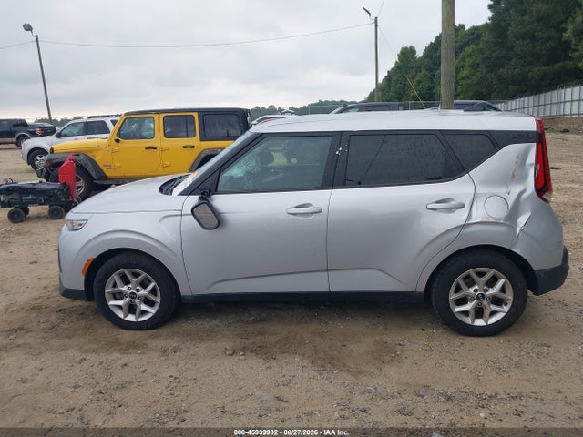 2020 Kia Soul S მანქანა იყიდება აუქციონზე, vin: KNDJ23AU6L7038958, აუქციონის ნომერი: 45939902