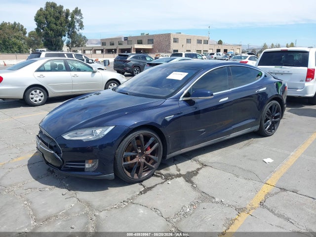 Tesla Model S P85 2014 5YJSA1H15EFP54030 Image 2