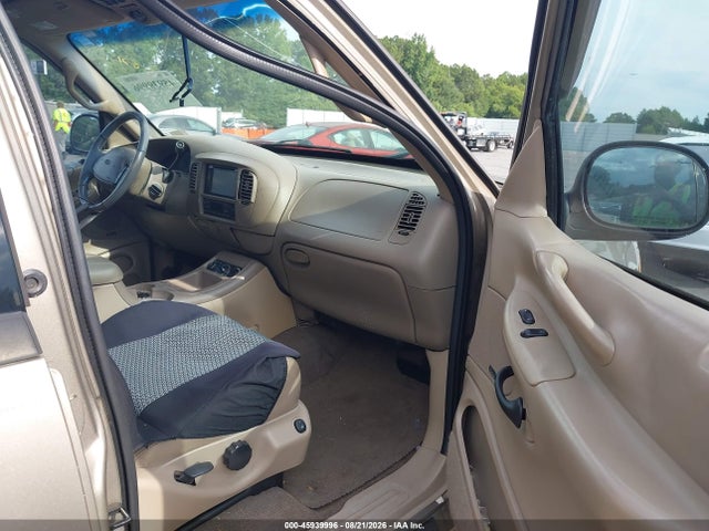 45939996 :رقم المزاد ، 1FMRU17LX2LA24711 vin ، 2002 Ford Expedition Eddie Bauer مزاد بيع