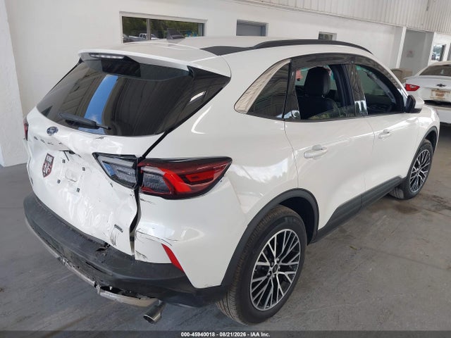 2023 Ford Escape Phev მანქანა იყიდება აუქციონზე, vin: 1FMCU0E13PUB35720, აუქციონის ნომერი: 45940018