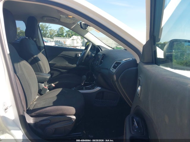 45940064 :رقم المزاد ، 3C4NJDABXHT647255 vin ، 2017 Jeep New Compass Sport 4x4 مزاد بيع