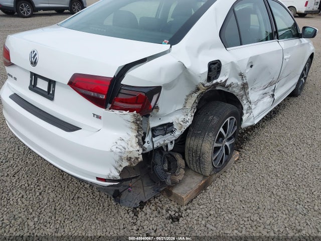 45940067 :رقم المزاد ، 3VWDB7AJXJM263796 vin ، 2018 Volkswagen Jetta 1.4t Se/1.4t Wolfsburg Edition مزاد بيع