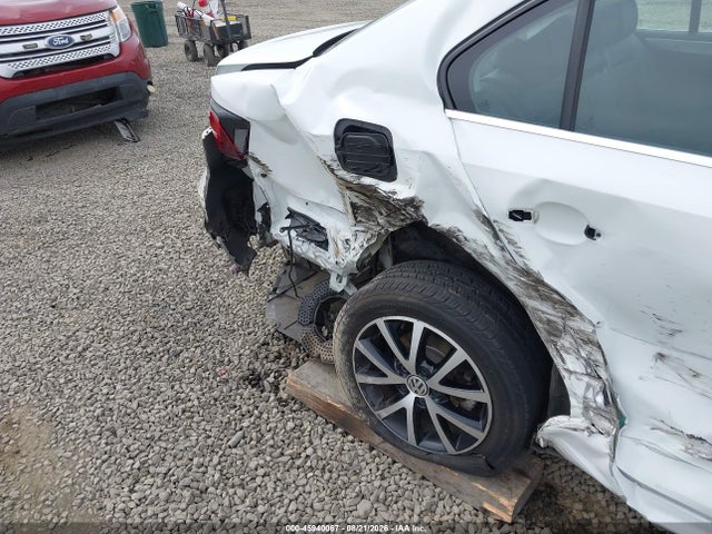 45940067 :رقم المزاد ، 3VWDB7AJXJM263796 vin ، 2018 Volkswagen Jetta 1.4t Se/1.4t Wolfsburg Edition مزاد بيع