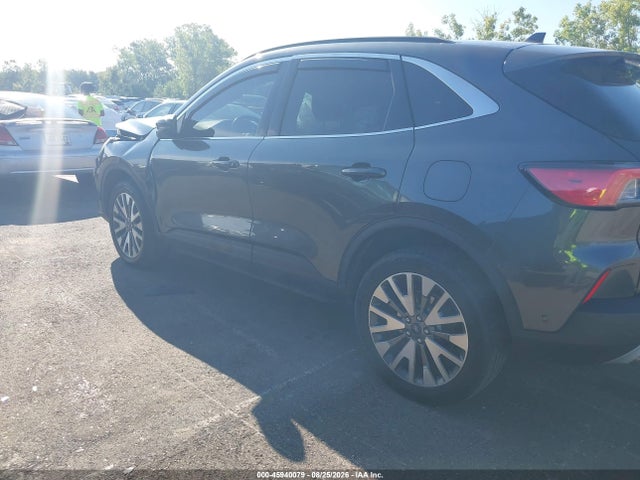 Продажа на аукционе авто 2020 Ford Escape Titanium, vin: 1FMCU9J97LUB43040, номер лота: 45940079