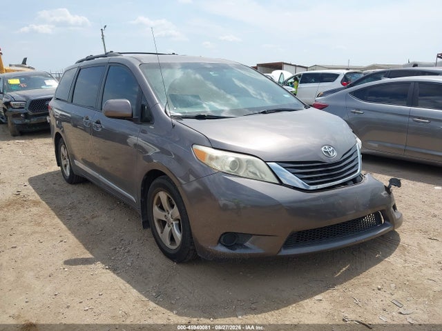 2013 Toyota Sienna Le V6 8 Passenger მანქანა იყიდება აუქციონზე, vin: 5TDKK3DC1DS328751, აუქციონის ნომერი: 45940081