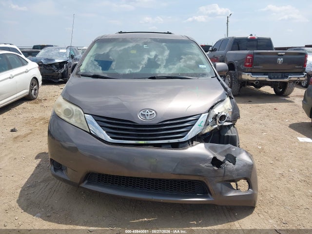 2013 Toyota Sienna Le V6 8 Passenger მანქანა იყიდება აუქციონზე, vin: 5TDKK3DC1DS328751, აუქციონის ნომერი: 45940081