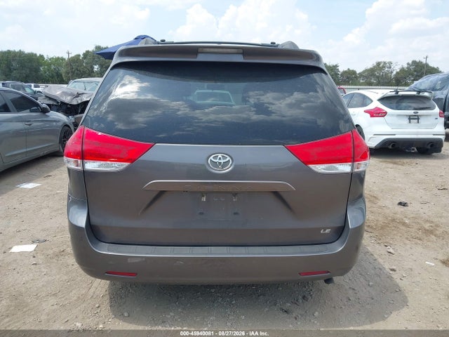 2013 Toyota Sienna Le V6 8 Passenger მანქანა იყიდება აუქციონზე, vin: 5TDKK3DC1DS328751, აუქციონის ნომერი: 45940081